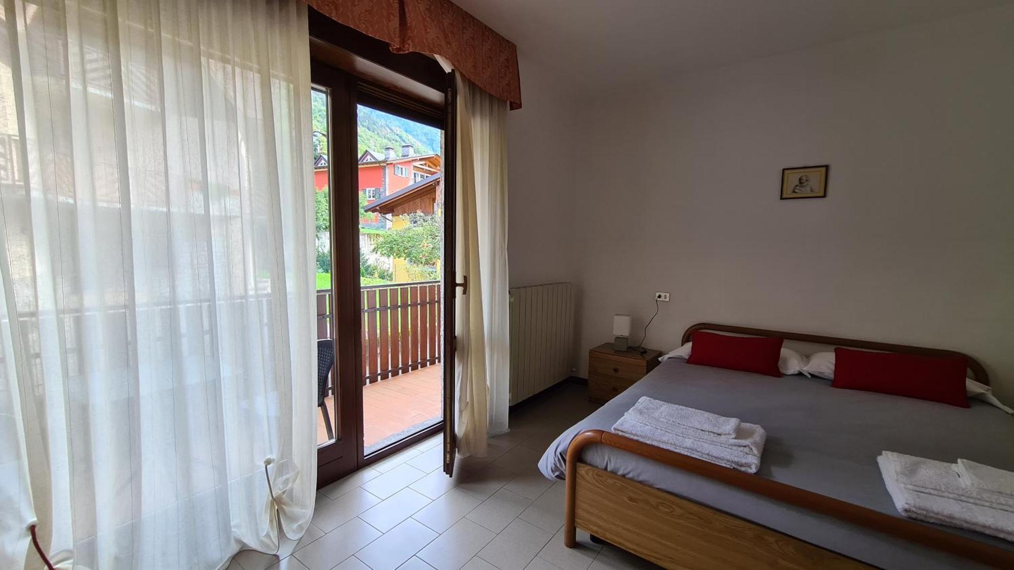 Albergo Meublé Aurora Edolo Extérieur photo